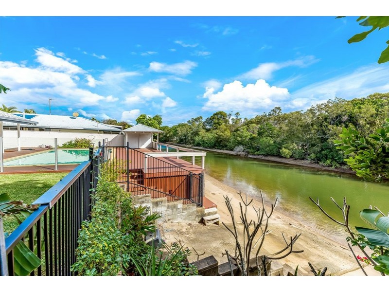 17 Ensenada Court, Broadbeach Waters QLD 4218