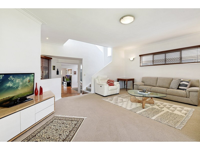 Broadbeach Waters QLD 4218