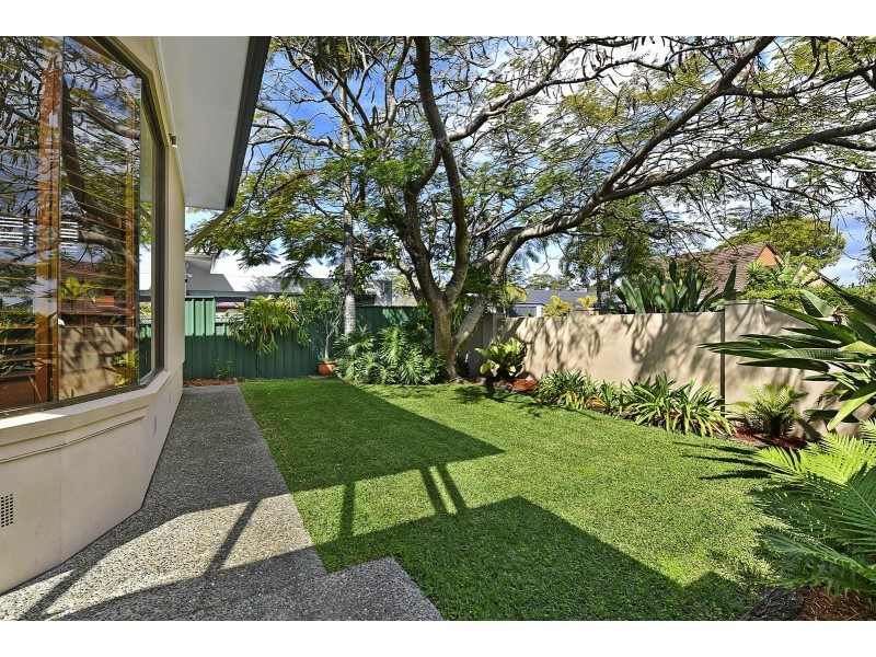 Broadbeach Waters QLD 4218