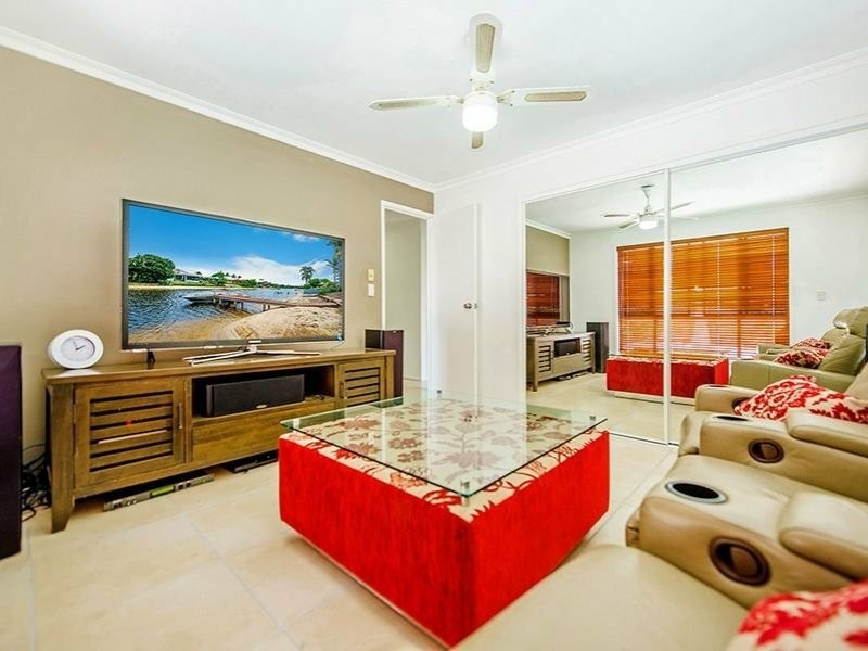 18 Coobowie Street, Broadbeach Waters QLD 4218