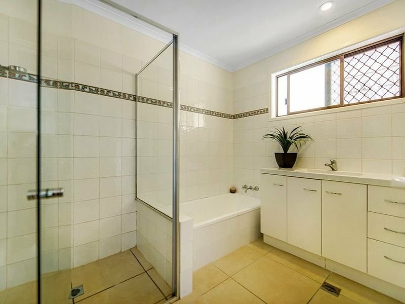 18 Coobowie Street, Broadbeach Waters QLD 4218