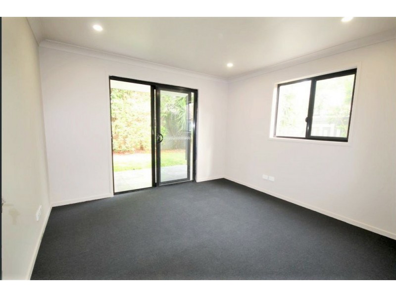 130 Ashmore Road, Benowa QLD 4217