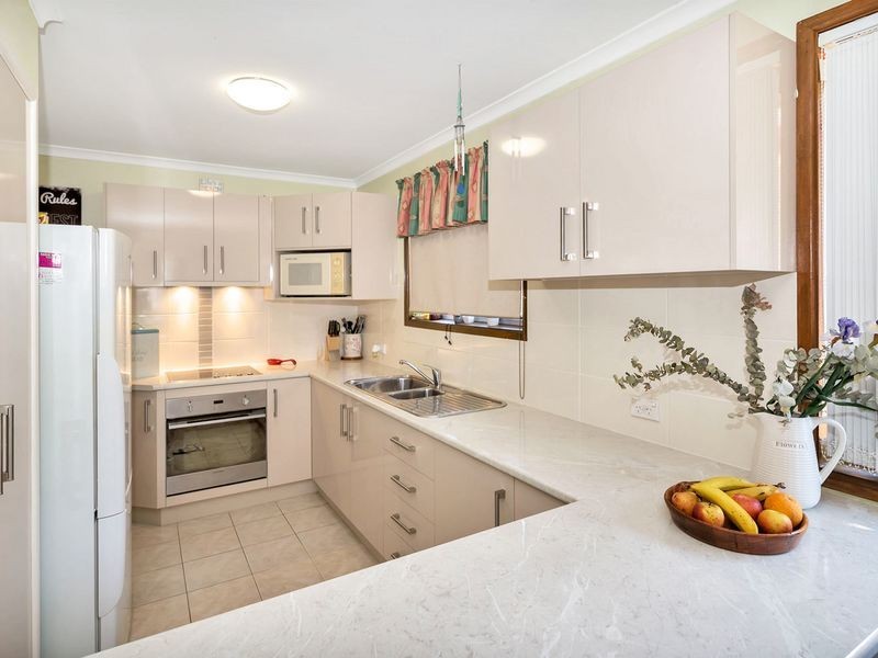 17 Glenelg Avenue, Mermaid Beach QLD 4218