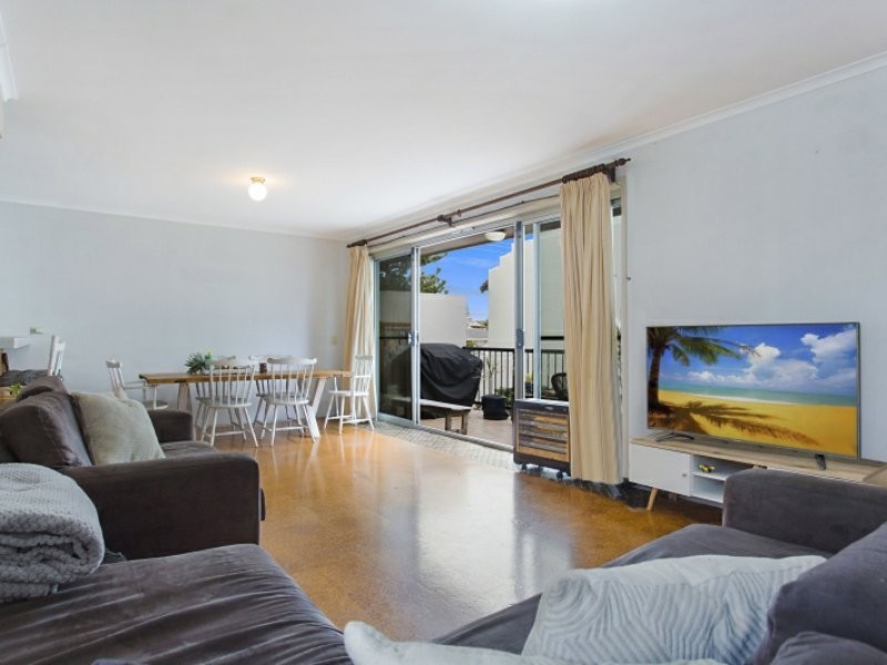 7/143 Hedges Avenue, Mermaid Beach QLD 4218