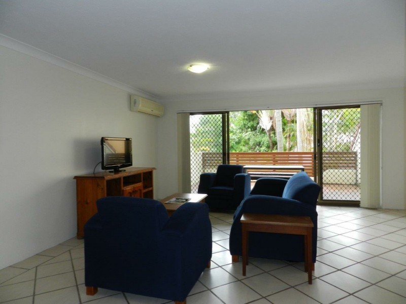 3/8 Queensland Avenue, Broadbeach QLD 4218