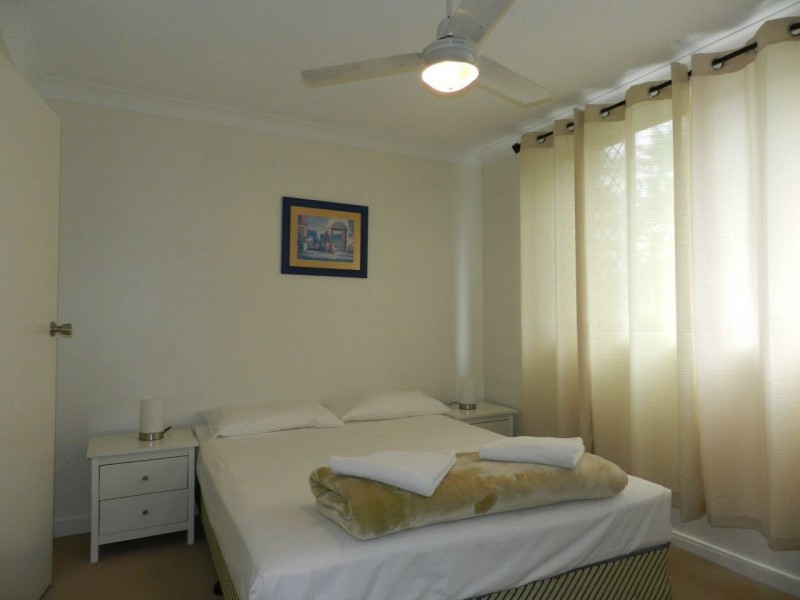 3/8 Queensland Avenue, Broadbeach QLD 4218