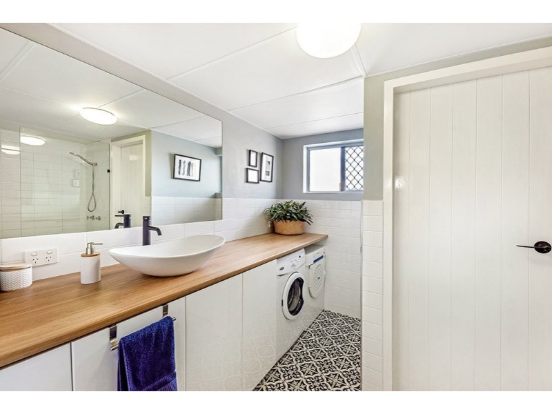 11/11 Old Burleigh Road, Surfers Paradise QLD 4217