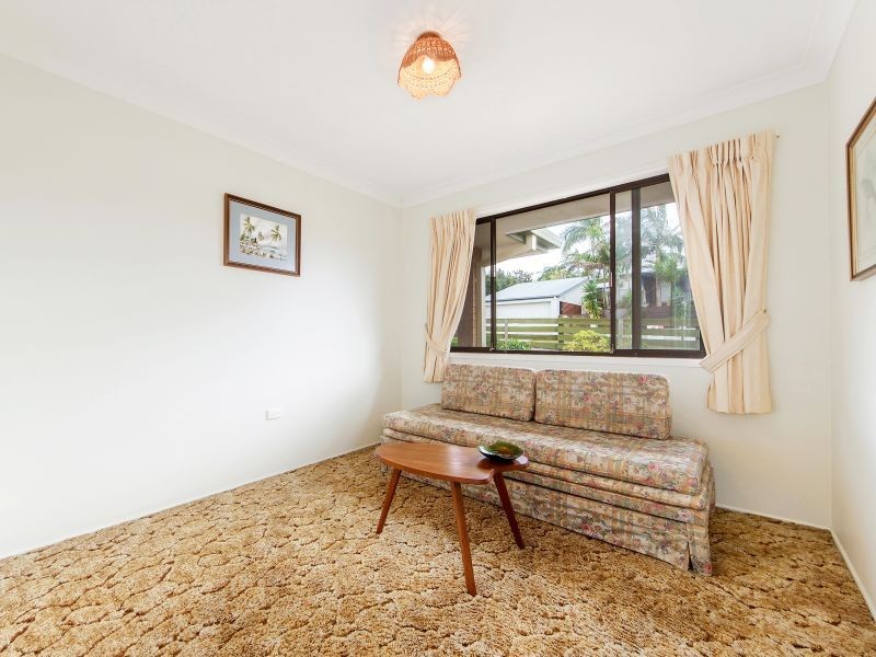 4 Barow Court, Ashmore QLD 4214