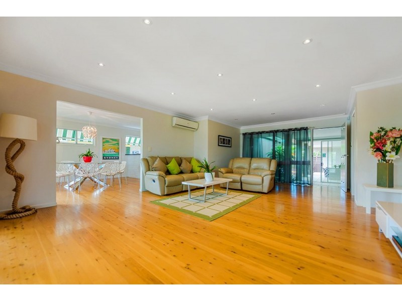 86 Gibraltar Drive, Isle Of Capri QLD 4217