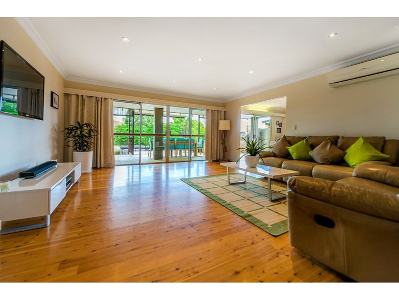 86 Gibraltar Drive, Isle Of Capri QLD 4217