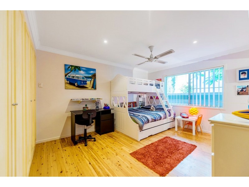 86 Gibraltar Drive, Isle Of Capri QLD 4217