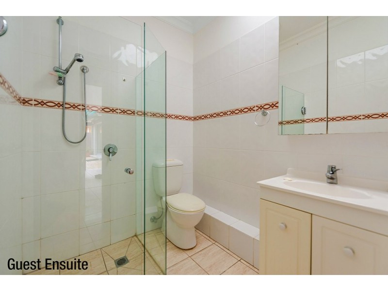 86 Gibraltar Drive, Isle Of Capri QLD 4217