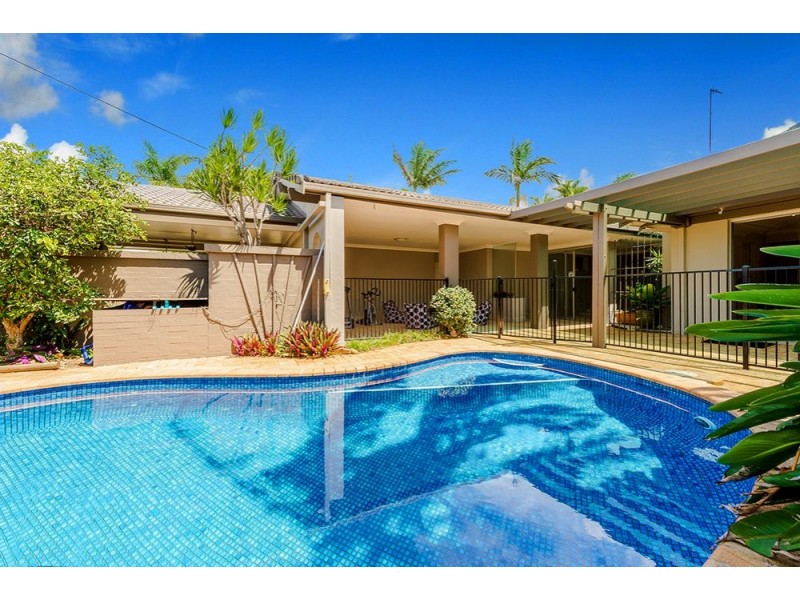 86 Gibraltar Drive, Isle Of Capri QLD 4217