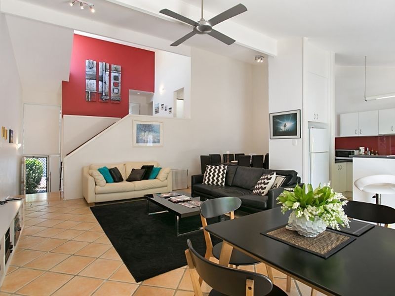 12/9 Freyburg Street, Bundall QLD 4217