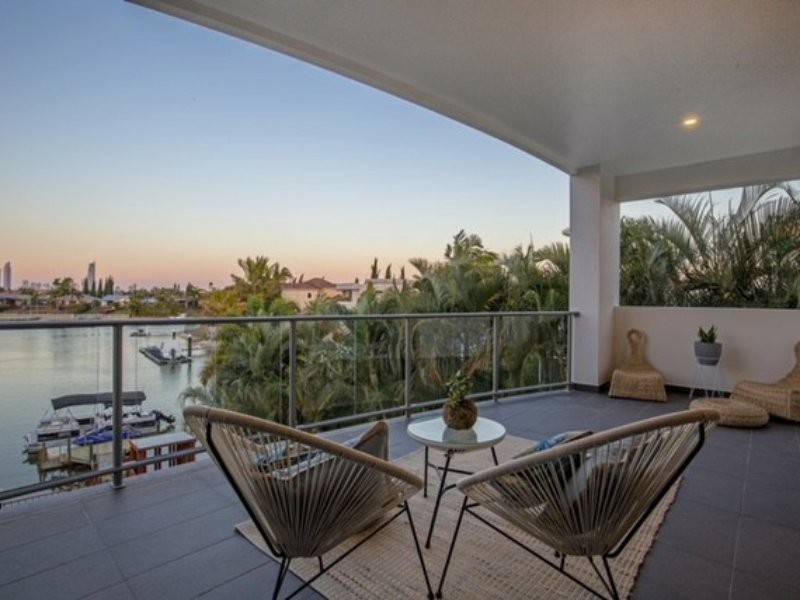 20 Edinburgh Road, Benowa Waters QLD 4217