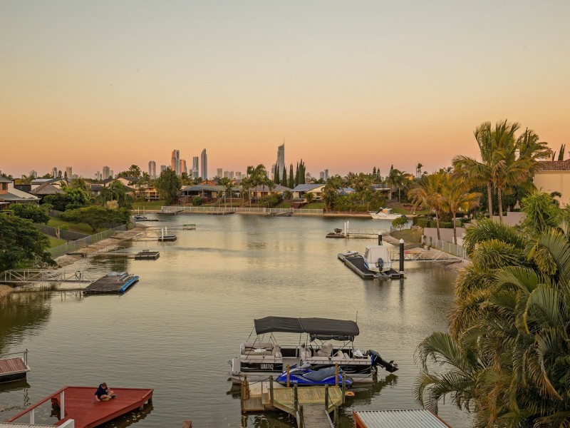 20 Edinburgh Road, Benowa Waters QLD 4217