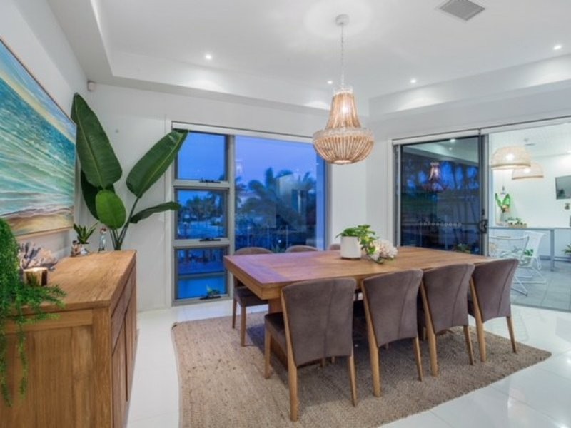 20 Edinburgh Road, Benowa Waters QLD 4217