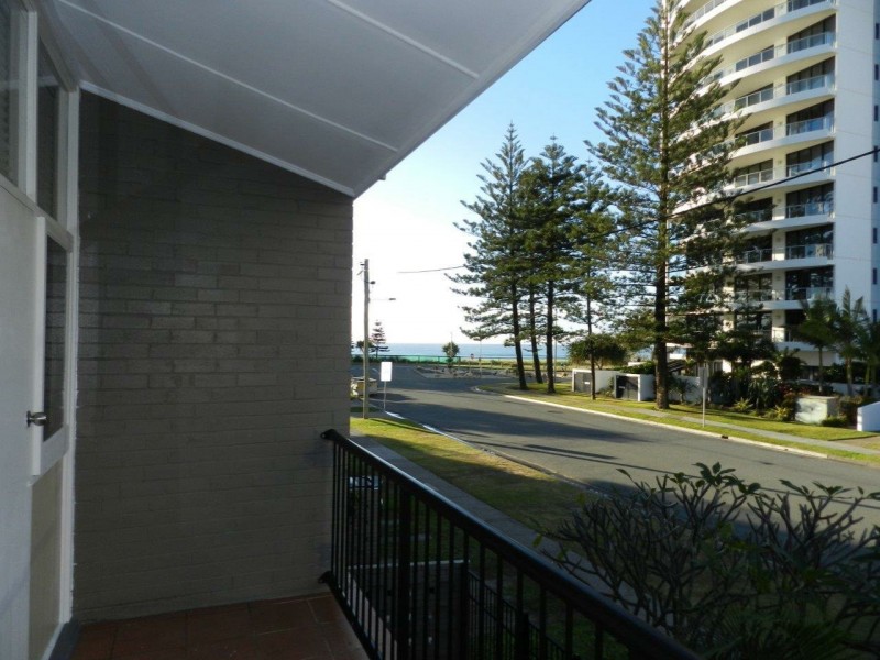 2/118 Old Burleigh Road, Broadbeach QLD 4218