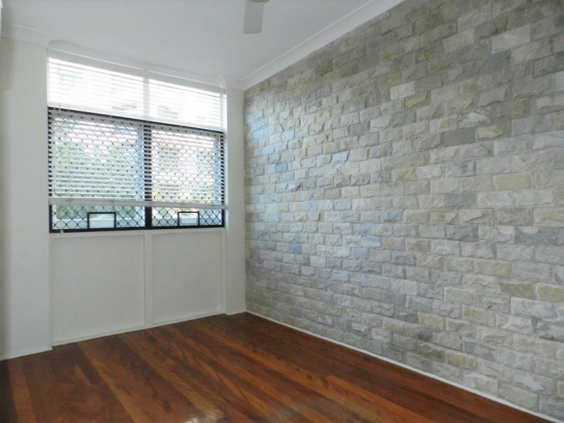 2/118 Old Burleigh Road, Broadbeach QLD 4218