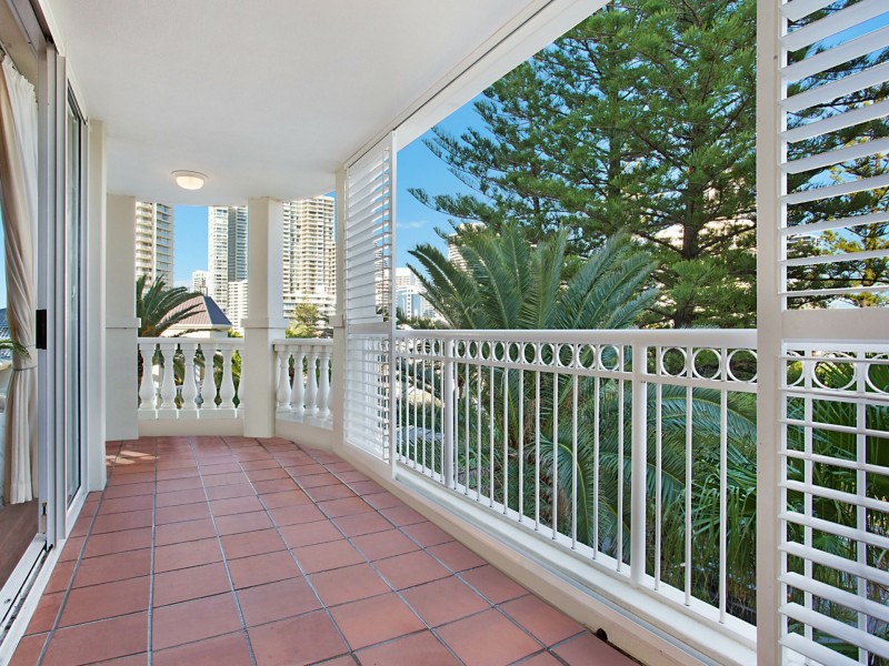 25/122-130 Old Burleigh Road, Broadbeach QLD 4218