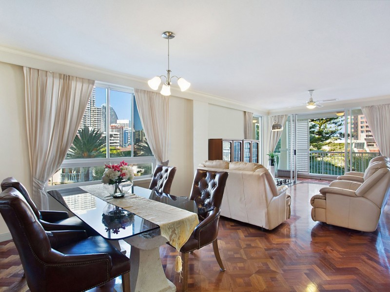 25/122-130 Old Burleigh Road, Broadbeach QLD 4218