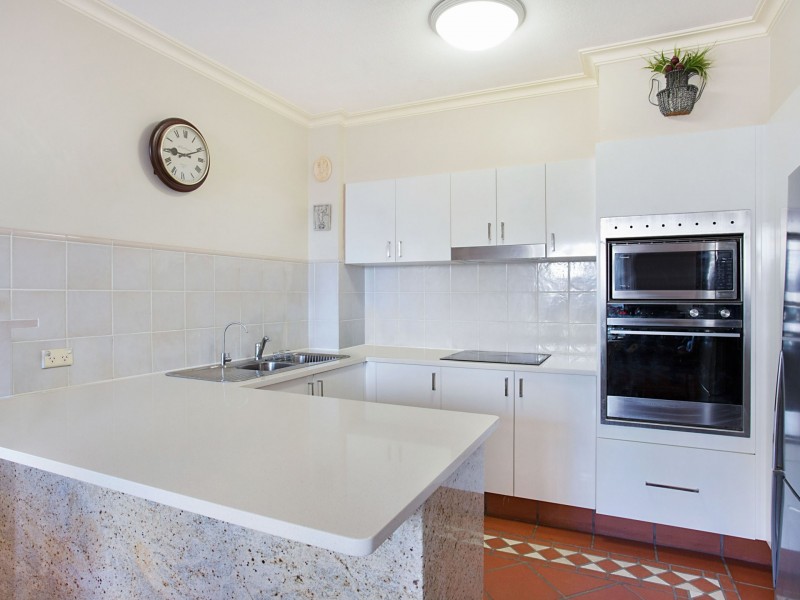 25/122-130 Old Burleigh Road, Broadbeach QLD 4218