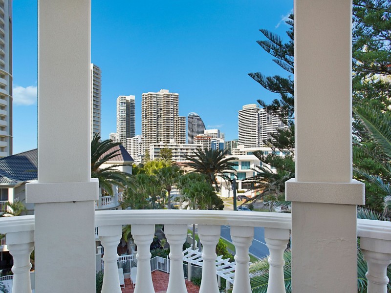 25/122-130 Old Burleigh Road, Broadbeach QLD 4218