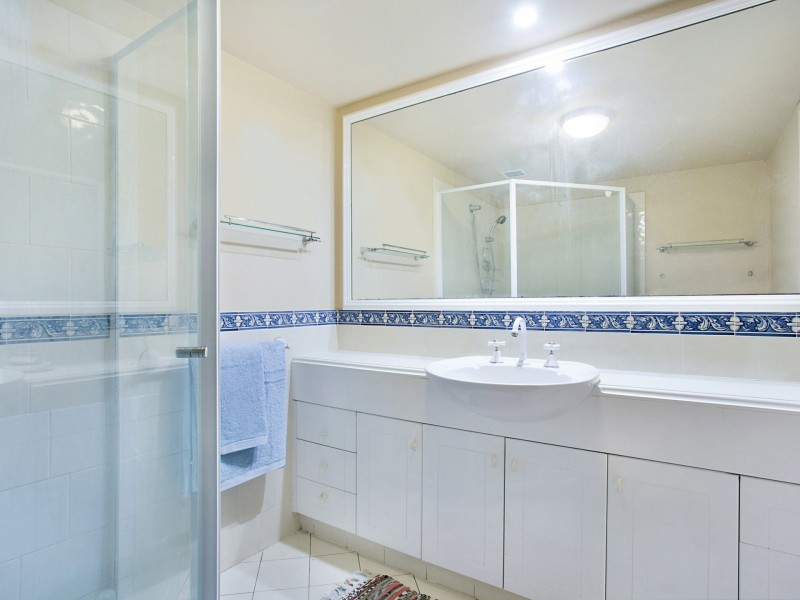25/122-130 Old Burleigh Road, Broadbeach QLD 4218