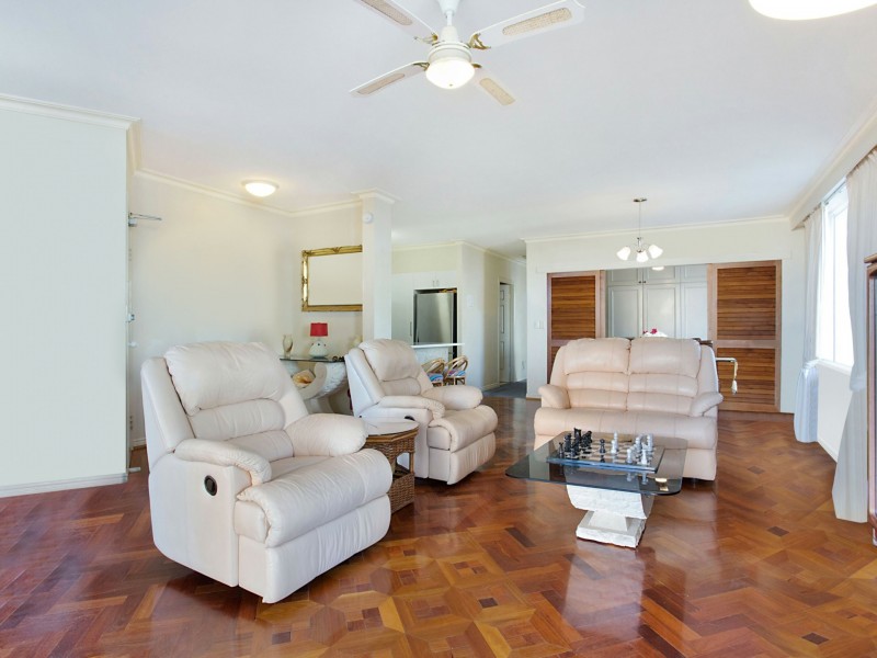 25/122-130 Old Burleigh Road, Broadbeach QLD 4218
