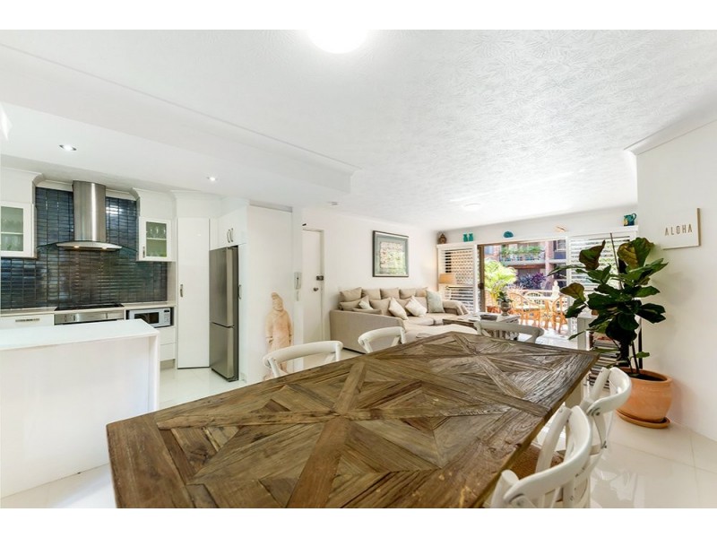 6/7 Federation Avenue, Broadbeach QLD 4218