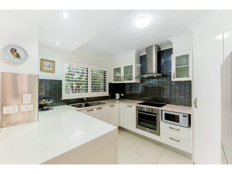 6/7 Federation Avenue, Broadbeach QLD 4218