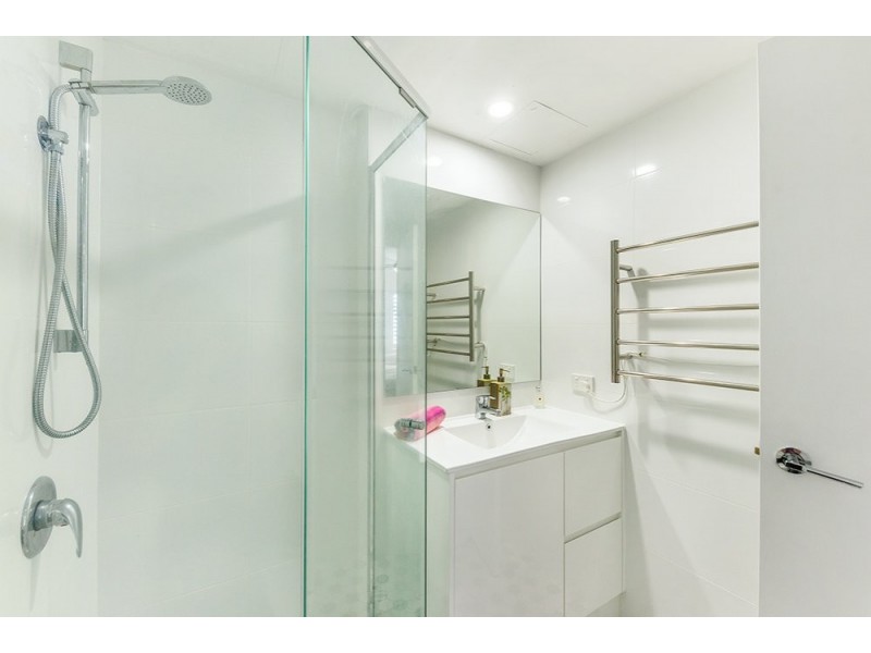 6/7 Federation Avenue, Broadbeach QLD 4218