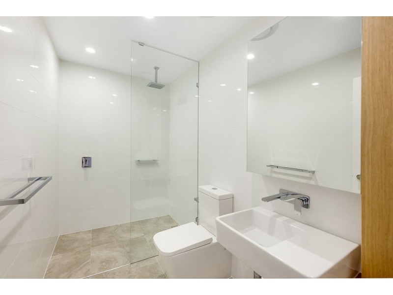 404/95 Old Burleigh Road, Broadbeach QLD 4218