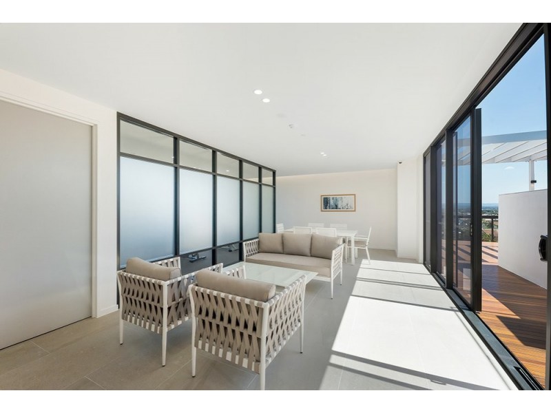 404/95 Old Burleigh Road, Broadbeach QLD 4218