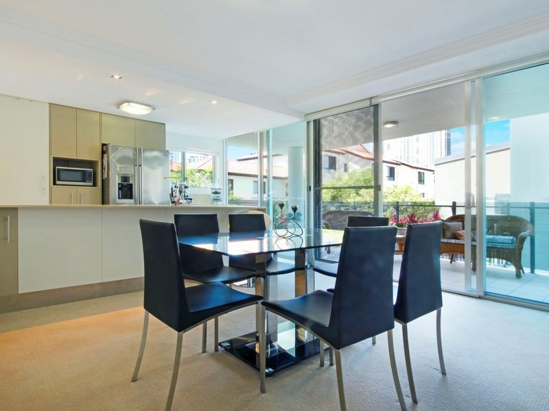 18/53 Darrambal Street, Chevron Island QLD 4217