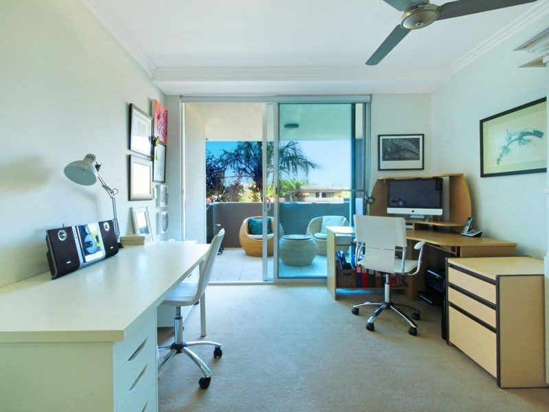 18/53 Darrambal Street, Chevron Island QLD 4217