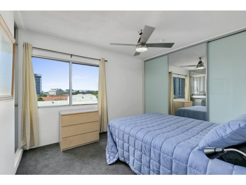 24/18 Queen Street, Southport QLD 4215