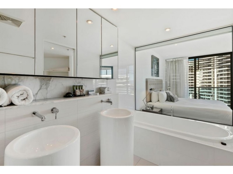 22502/21 Elizabeth Avenue, Broadbeach QLD 4218