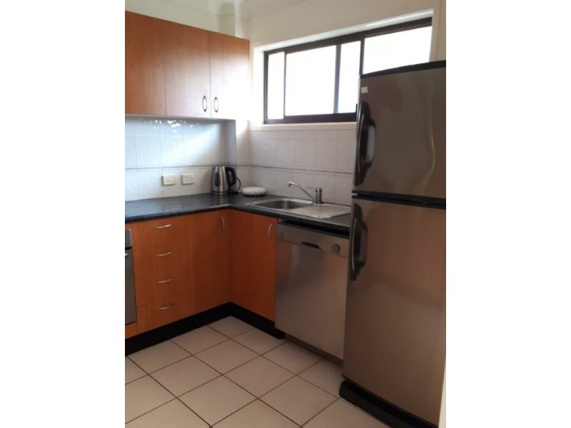 6/6 Rosewood Avenue, Broadbeach QLD 4218