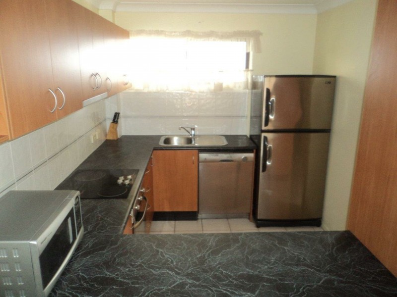 6/6 Rosewood Avenue, Broadbeach QLD 4218