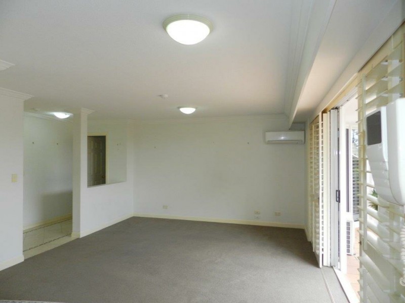 1111/24 Queensland Avenue, Broadbeach QLD 4218