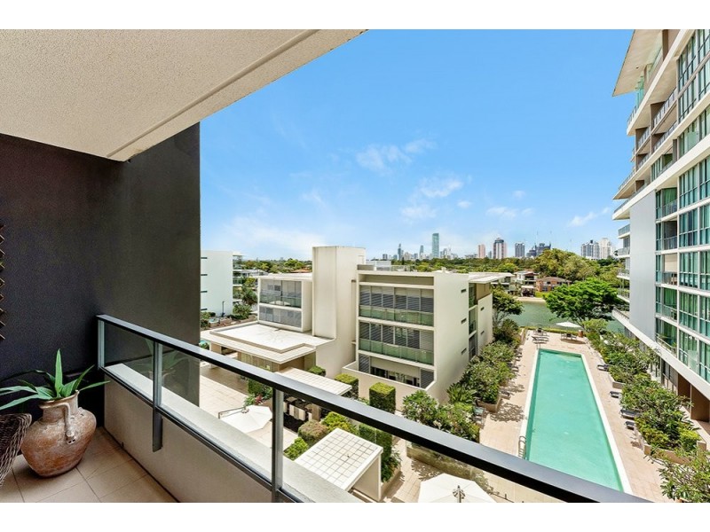 2318/33 T.E Peters Drive, Broadbeach Waters QLD 4218