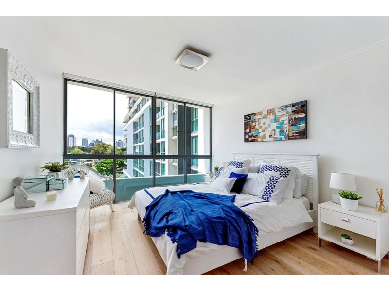 2318/33 T.E Peters Drive, Broadbeach Waters QLD 4218