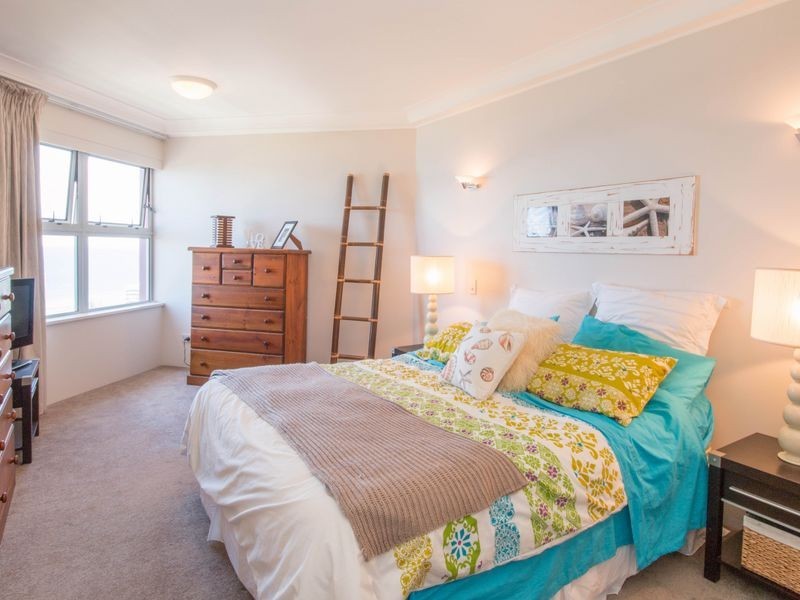 140/12 Commodore Drive, Paradise Waters QLD 4217