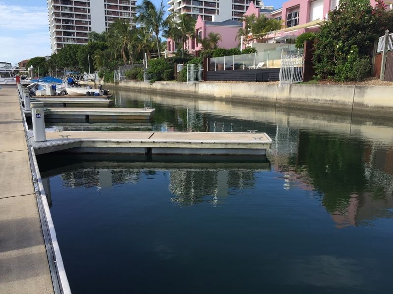 140/12 Commodore Drive, Paradise Waters QLD 4217