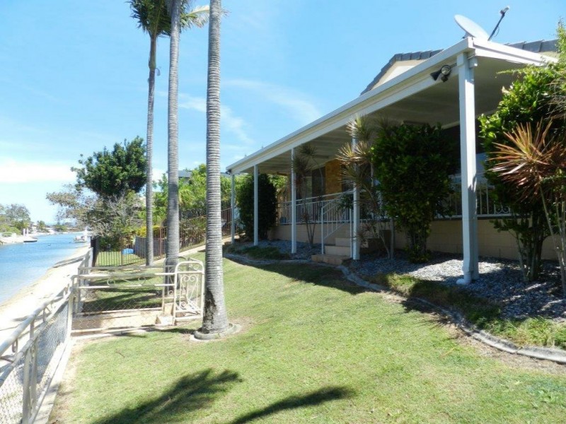 8 Key West, Broadbeach Waters QLD 4218