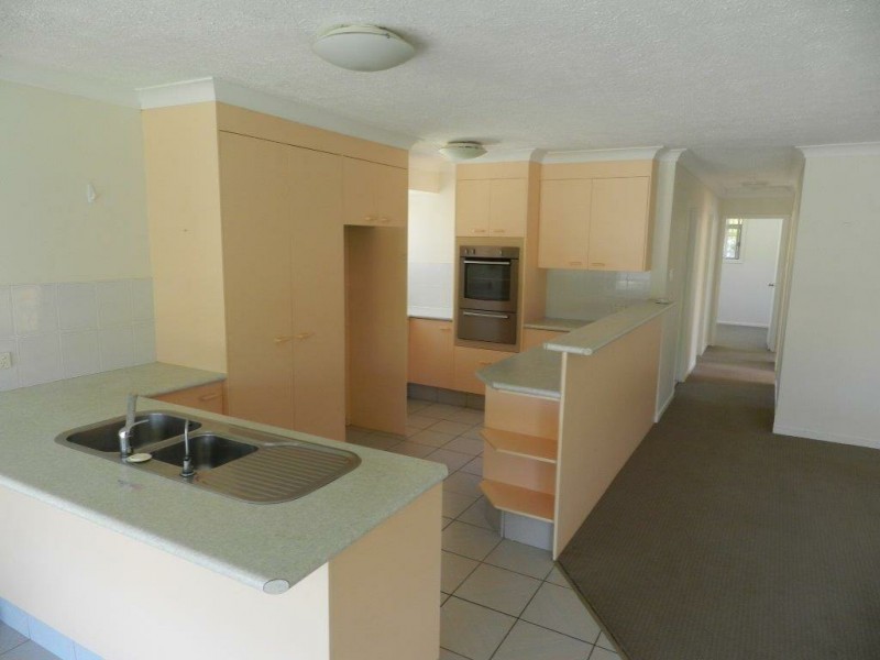 8 Key West, Broadbeach Waters QLD 4218