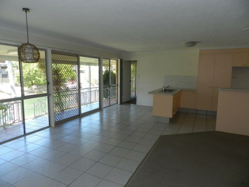8 Key West, Broadbeach Waters QLD 4218