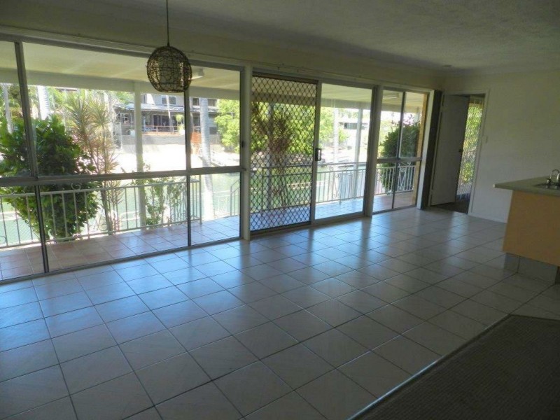 8 Key West, Broadbeach Waters QLD 4218