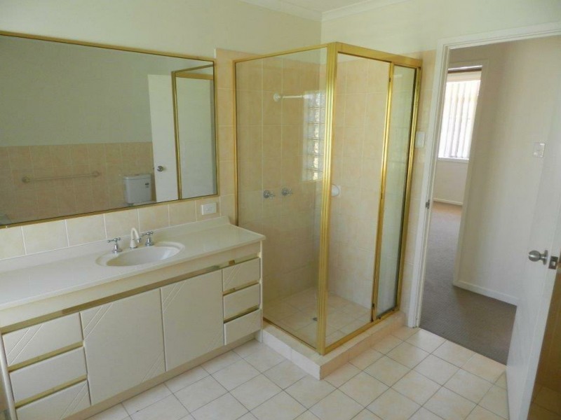 8 Key West, Broadbeach Waters QLD 4218
